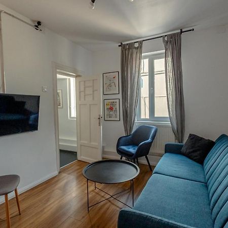 First Hostel Bucur 21 Boekarest Buitenkant foto