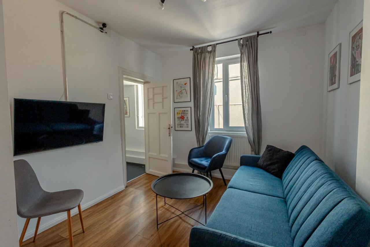 First Hostel Bucur 21 Boekarest Buitenkant foto