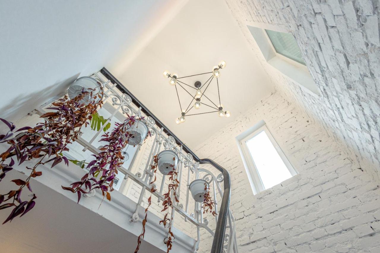 First Hostel Bucur 21 Boekarest Buitenkant foto