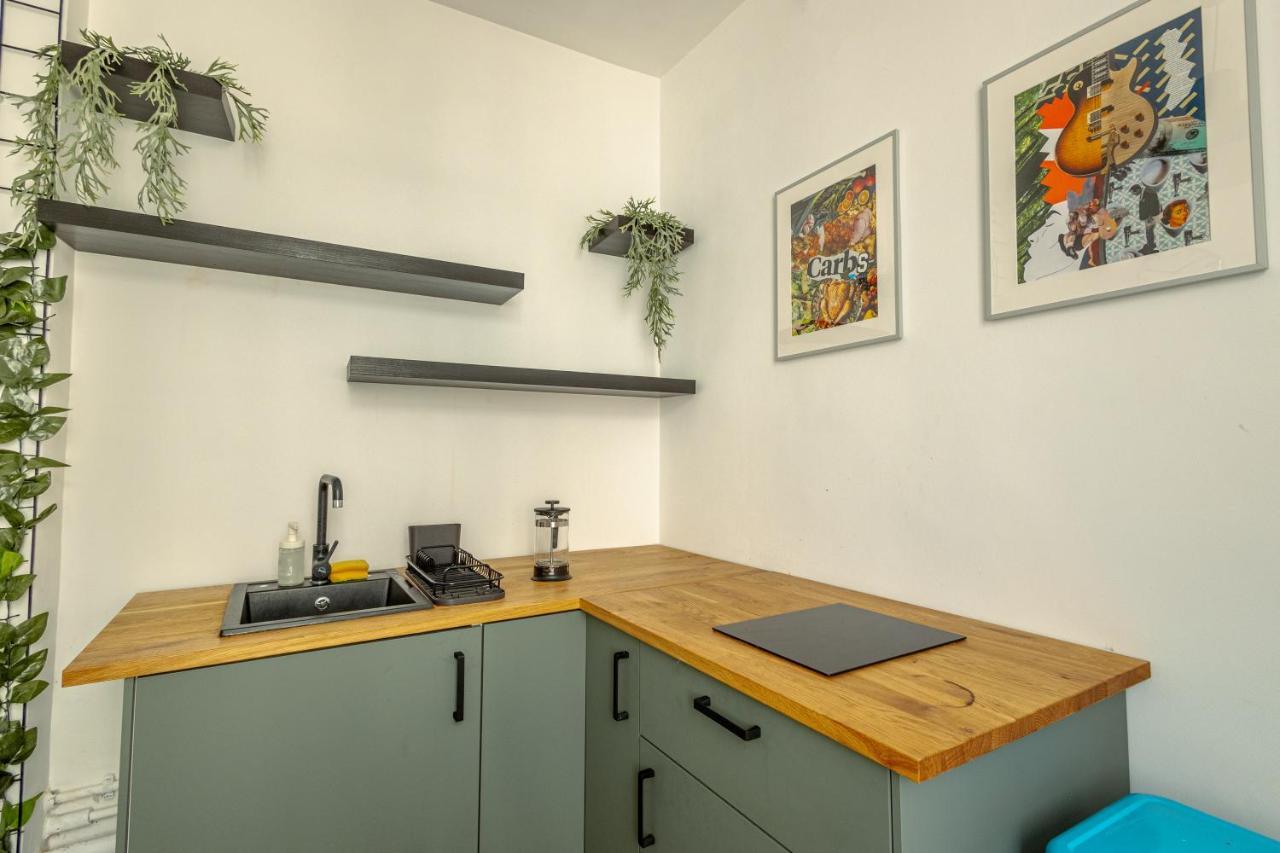 First Hostel Bucur 21 Boekarest Buitenkant foto