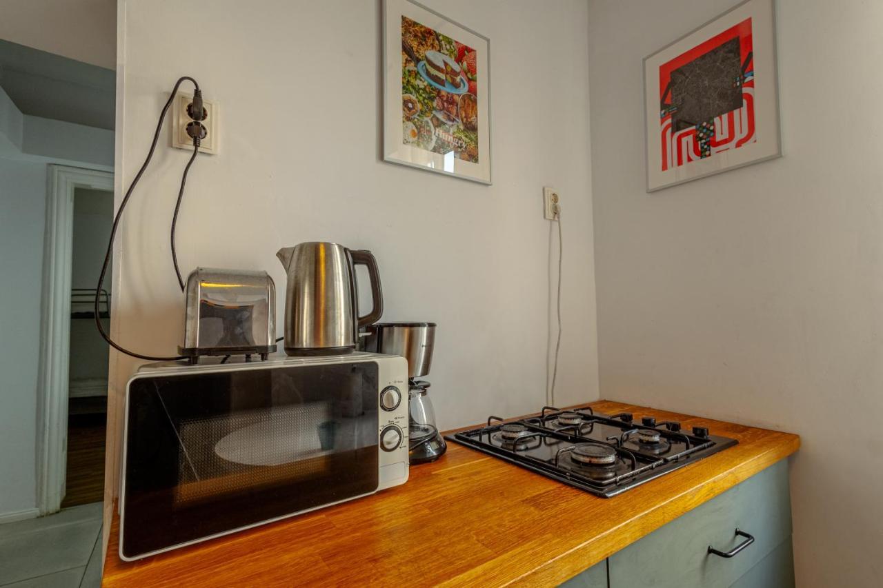 First Hostel Bucur 21 Boekarest Buitenkant foto