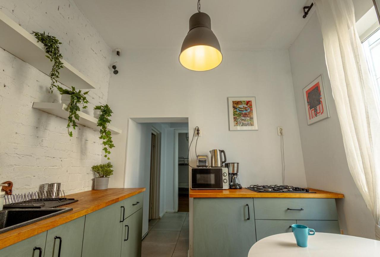 First Hostel Bucur 21 Boekarest Buitenkant foto